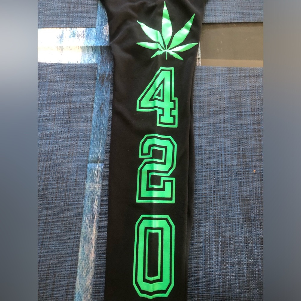 Black and Green 420 Leggings